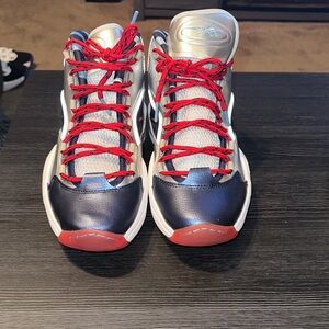 Men Reebok Iverson Stylish Sneakers with Red and Blue Accents